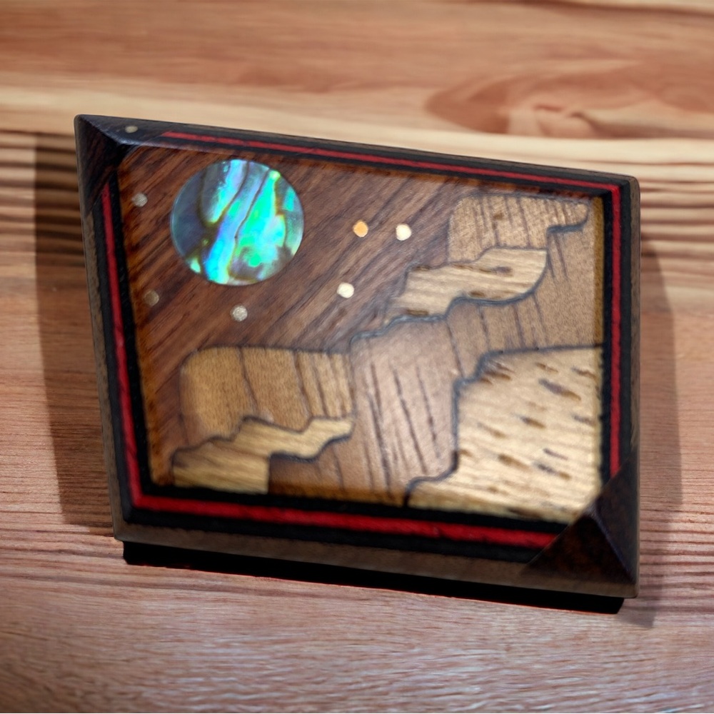T Breeze Verdant brooch made from shipwreck material.